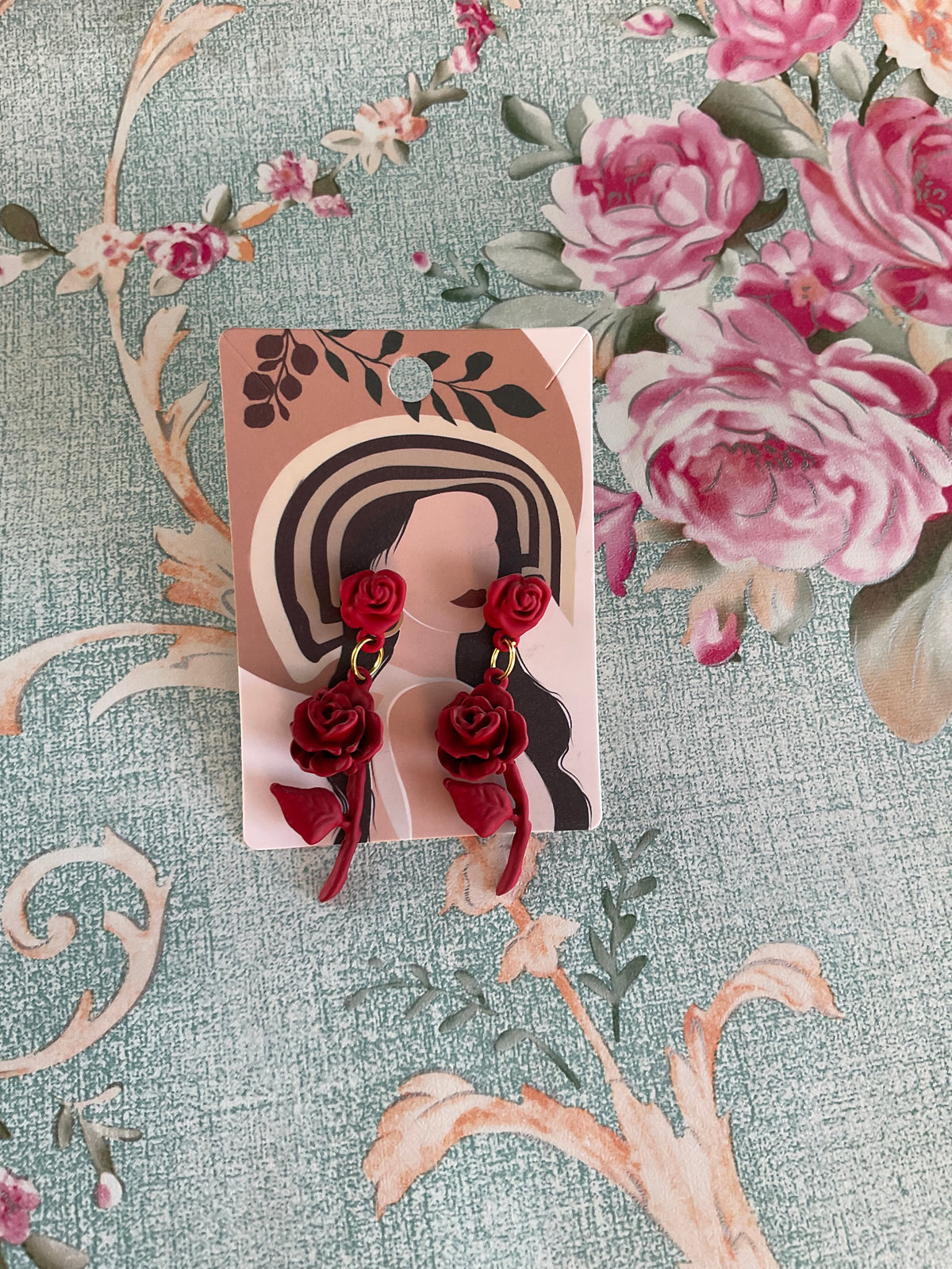 Pendientes rosas rojas