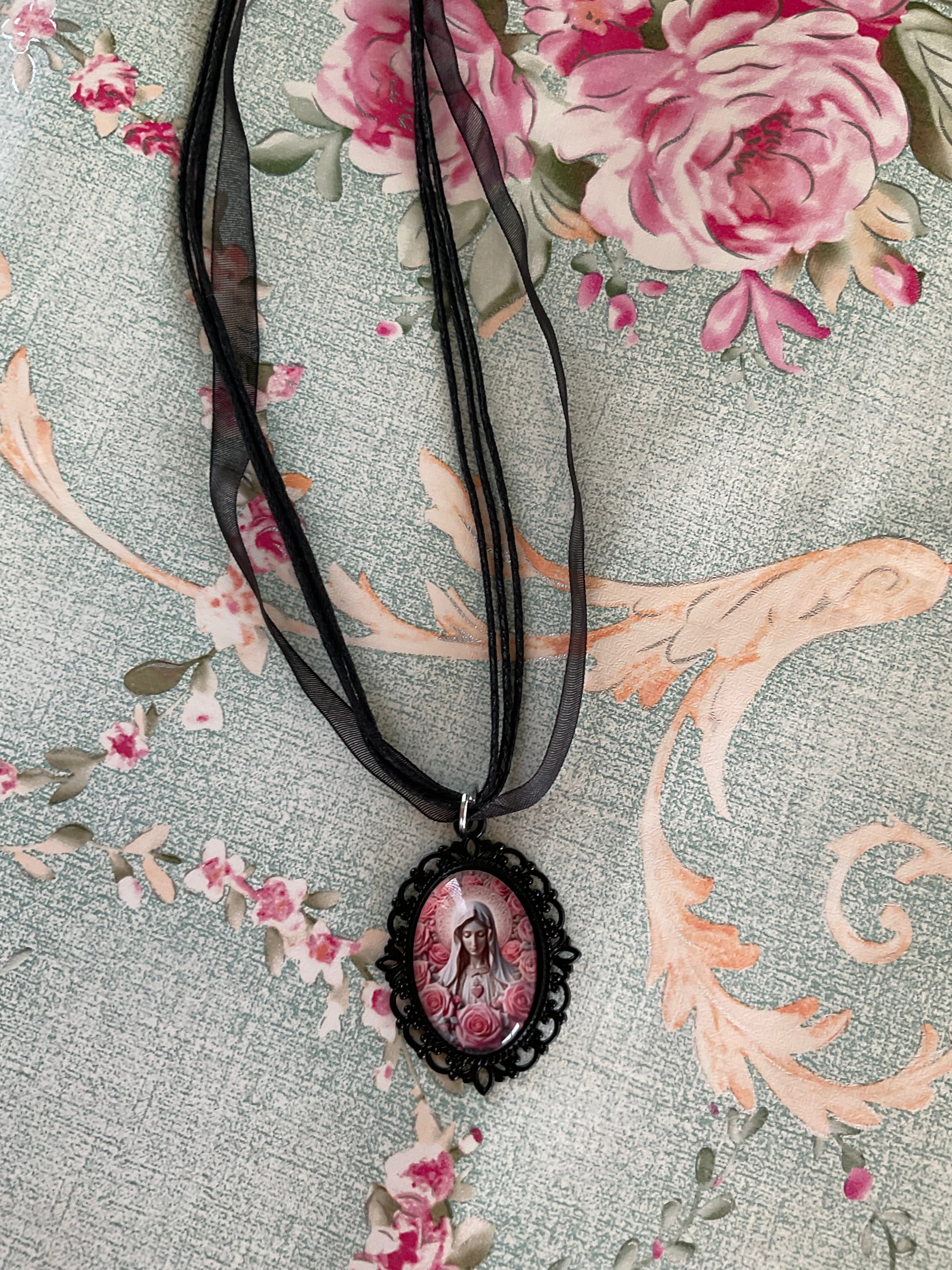 Collar Virgen María