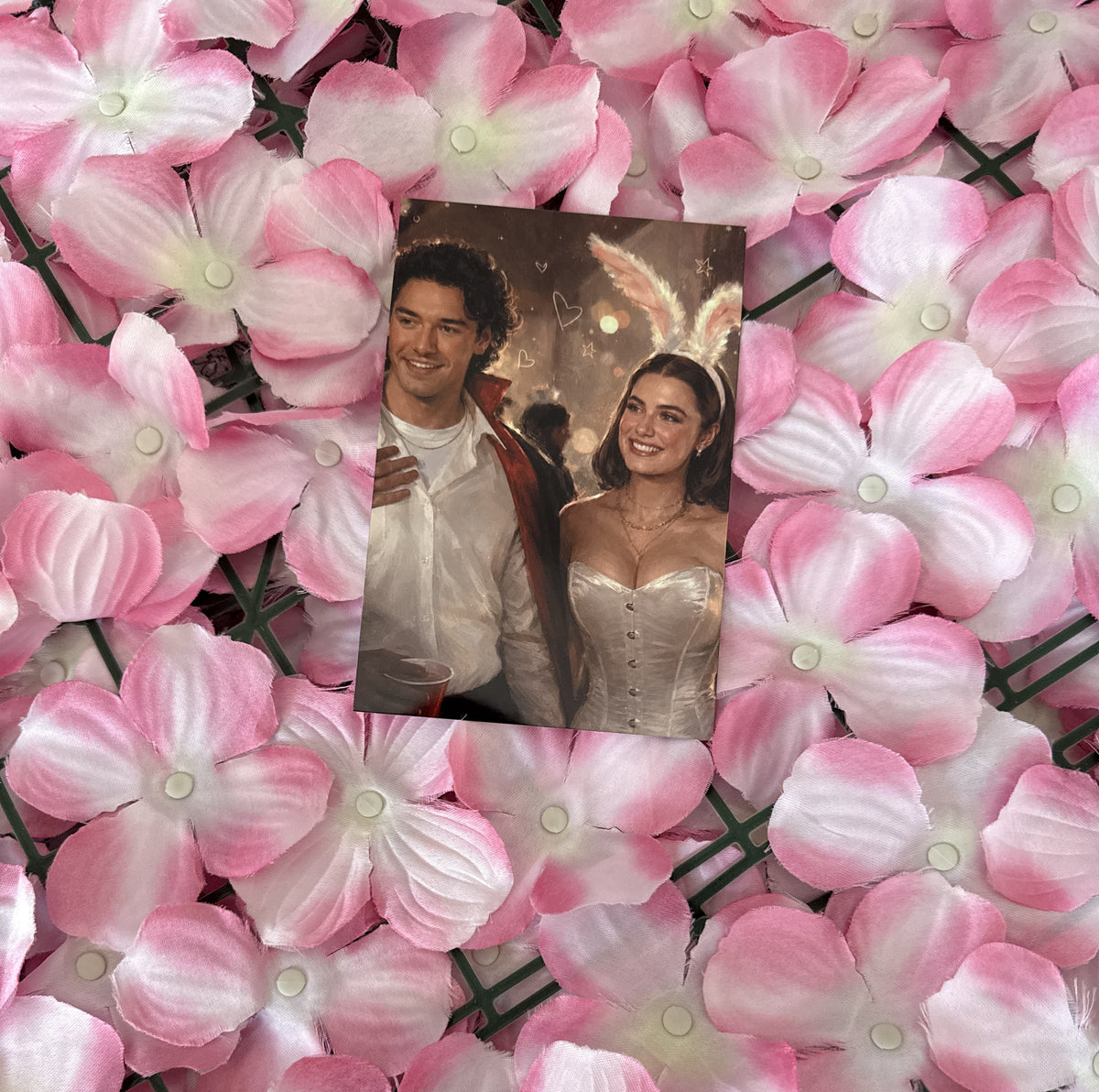 Lamina Postal Hannah y Garrett - OFF CAMPUS