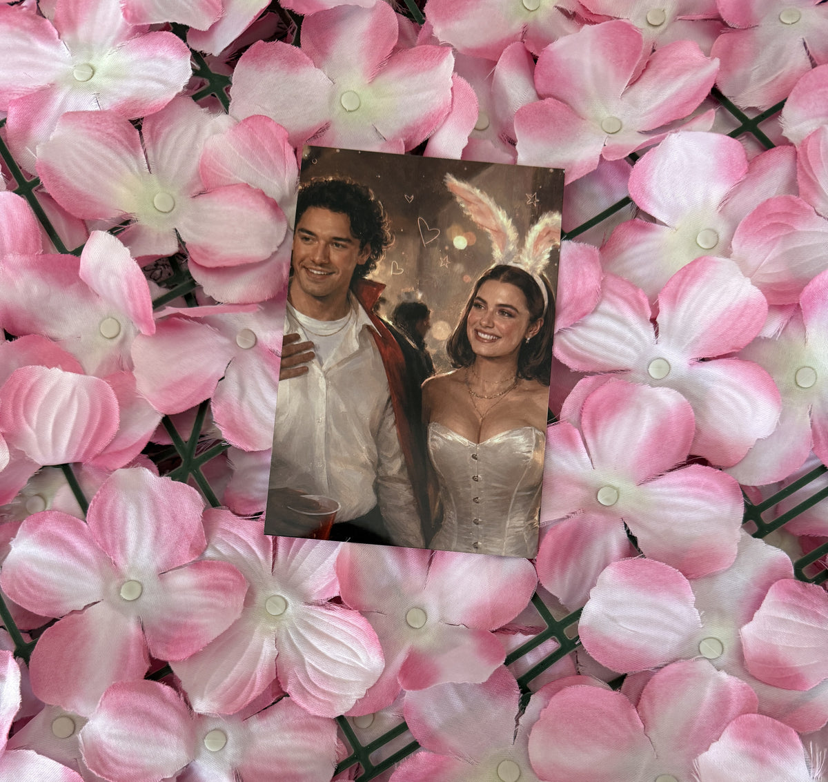 Lamina Postal Hannah y Garrett - OFF CAMPUS