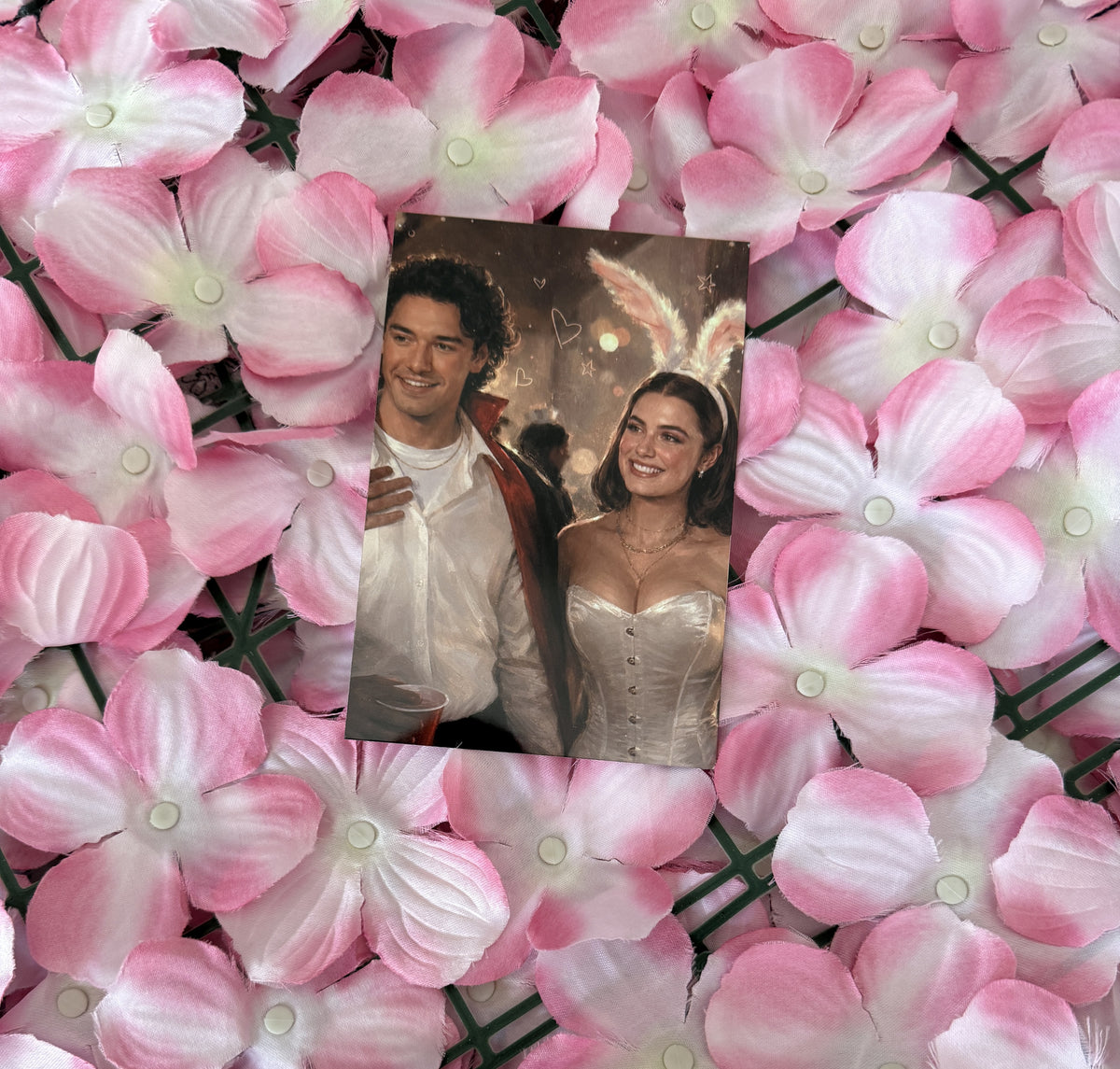Lamina Postal Hannah y Garrett - OFF CAMPUS